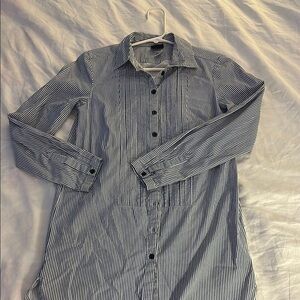 H&M Blue and White Casual Button Down Dress Shirt